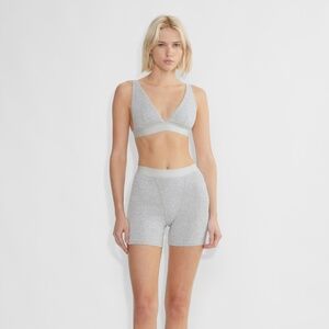ISO Aritzia TNA HomeStretch Hi-Rise Boxer Short Heather Chrome Grey NWT Large
